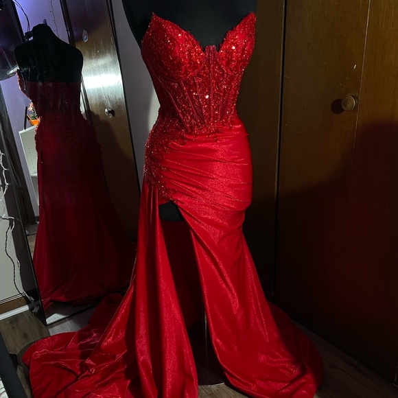 Elegant Red Sequin Prom Dress